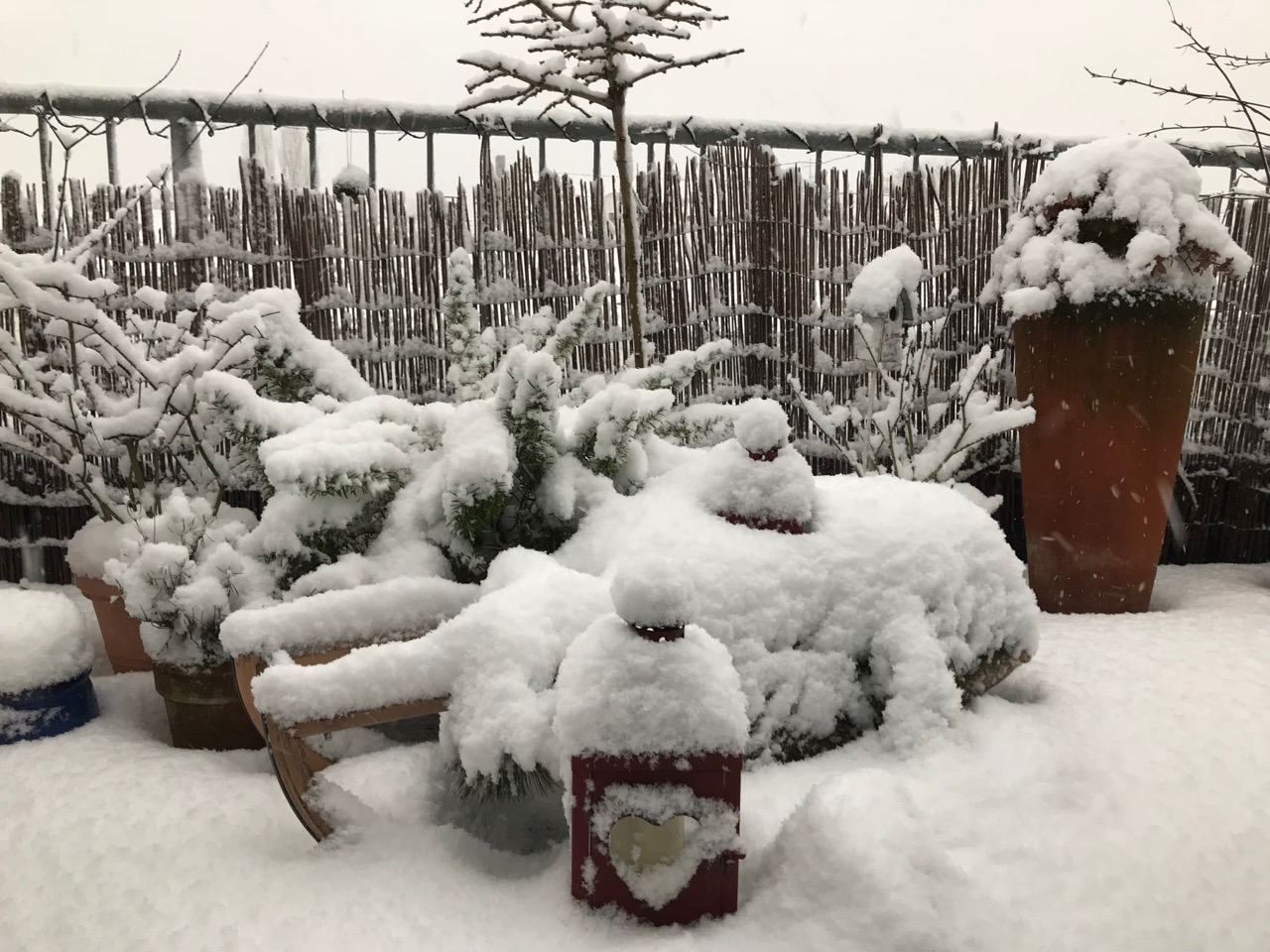 Schnee auf meiner Terrasse