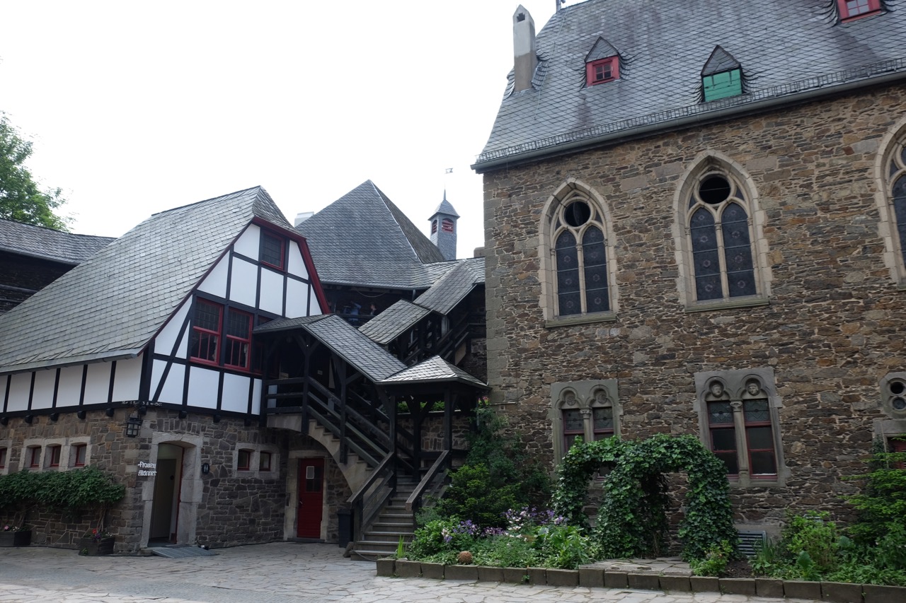 Bergische: Schloss Burg