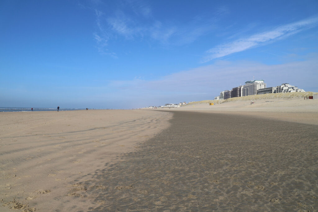 Noordwijk Strand mit Häusern