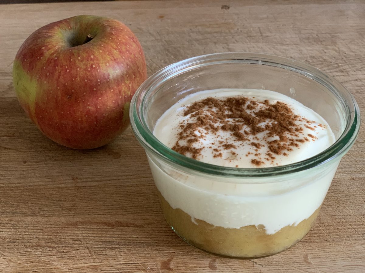 Apfelkompott mit Joghurt