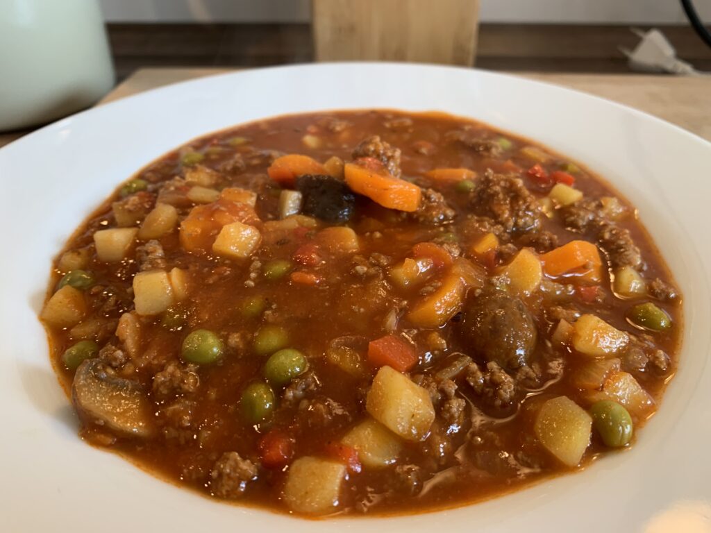 Ungarische Gulaschsuppe