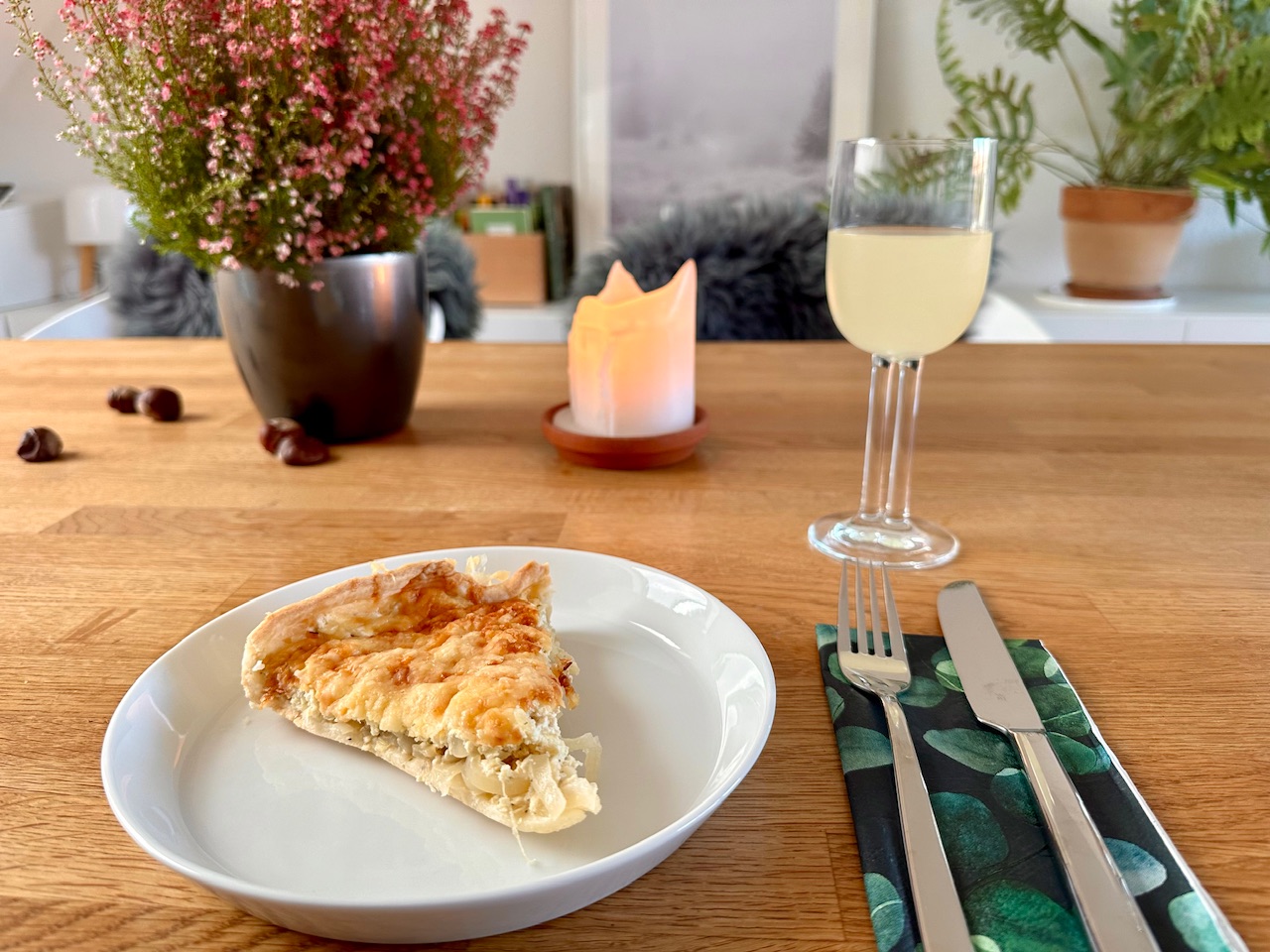 Perfekt für den Herbst: Vegetarischer Zwiebelkuchen mit Federweißem